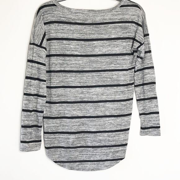 Volcom Girls Size 10 Sweater Grey Stripe Long Sleeve Small Top Knit Soft - Picture 2 of 4